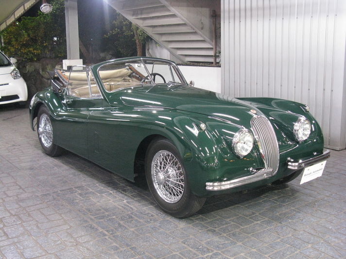 1961年型 ジャガー ダークグリーン オープンカー 1961年型