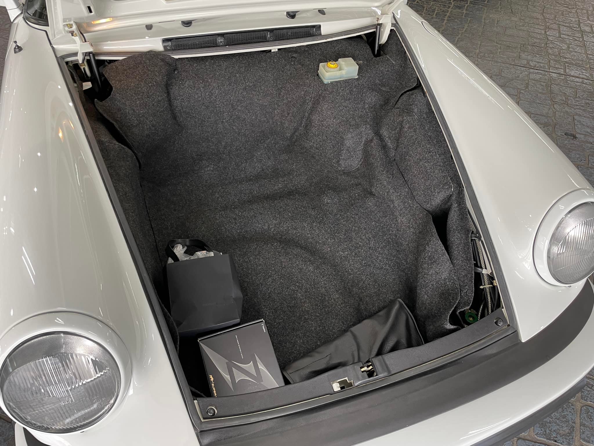 ポルシェ911カレラクーペ＆956　1984年ミツワモータース上半期カレンダー ポルシェ911カレラクーペ＆956 1984年ミツワモータース上半期