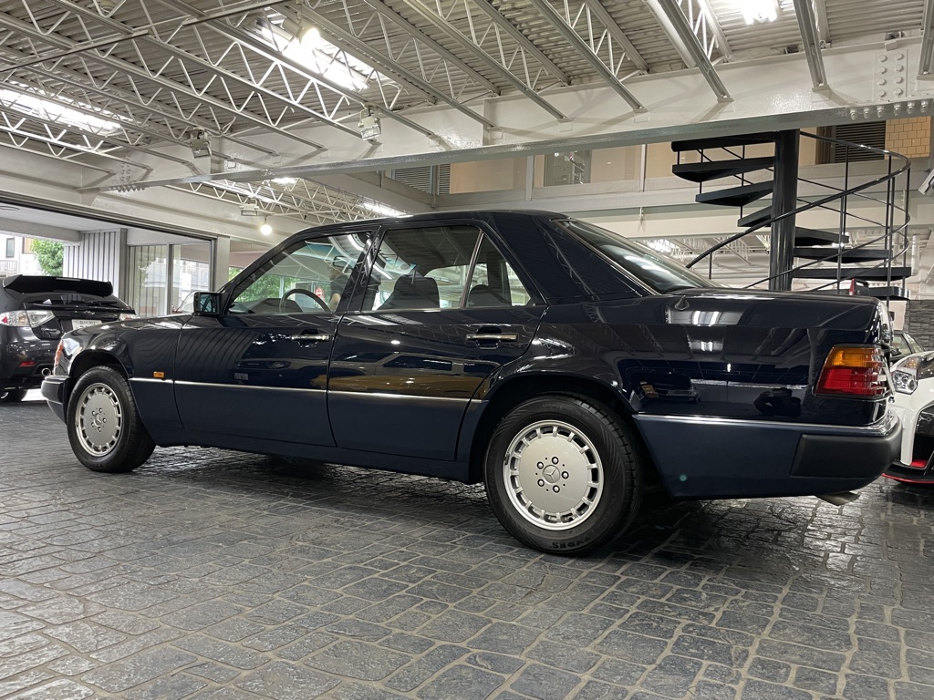 Mベンツ124シリージエンジン専門工場-ハイレベルスピード対応 A Mercedes Benz with 190,000 km on it now runs great after the